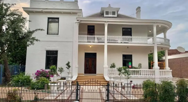 Laredo Mansion