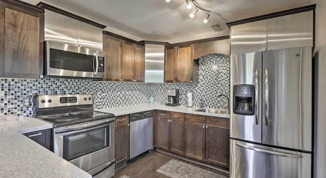 Коттедж с 3 комнатами Walk to Music Row: Nashville Home in Edgehill!