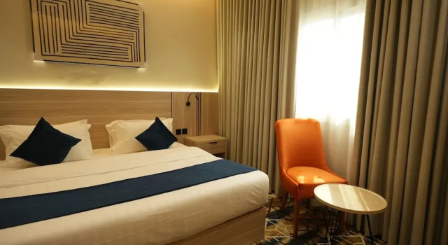 Двухместный семейный люкс The S Square Airport Hotel