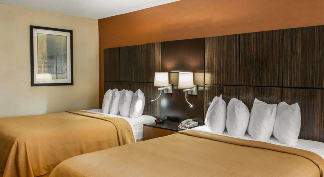 Четырёхместный номер Standard Quality Inn Franklin I-65