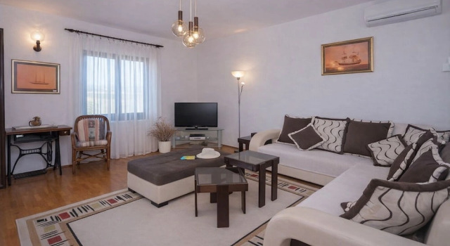 Holiday Home Sunny, Забронировать Дом для отпуска Омиш Окрестности Сплита