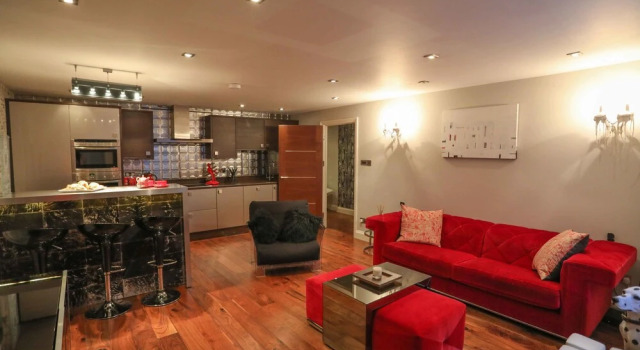 Lovely 2 Bed Flat in Warren Street, Забронировать Отель Отели Лондона с парковкой, рядом с Регентс Парк, Парковка