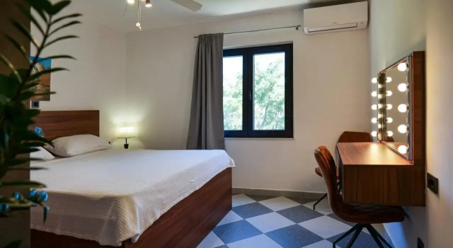 Apartments Zure, Prenota Appartamento Lombarda 