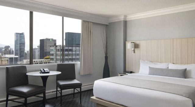 Century Plaza Hotel, Забронировать Отель Уэст-Энд Ванкувер, рядом с Торговый центр Остров Гранвиль