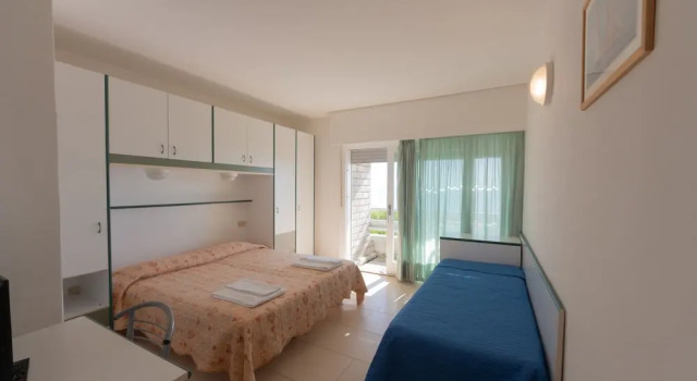 Трёхместный номер Standard с видом на море Hotel Ambra