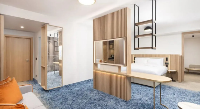 Люкс Courtyard by Marriott Cluj - Napoca Downtown