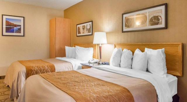 Четырёхместный номер Standard Comfort Inn Baie-Comeau