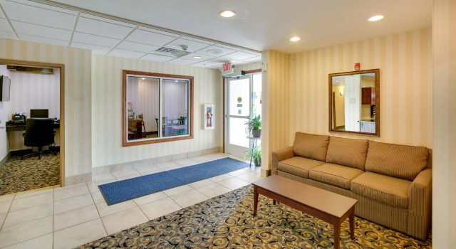 Cobblestone Inn & Suites - Clintonville