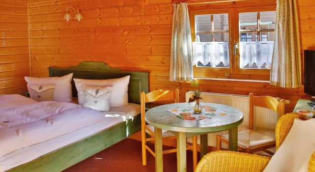 Hotel Forsthaus Luchsenburg, Rezervovat Hotel Hotely v Upper Lusatia se snídaní, Snídaně