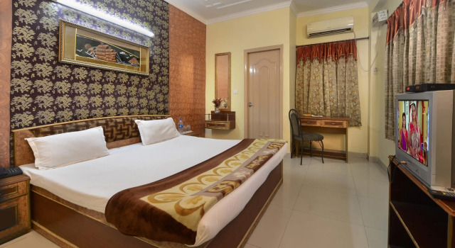 OYO 12221 Hotel M house