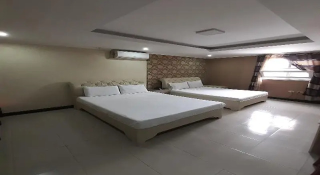 Четырёхместный люкс OYO 700 Pj Inn Hotel