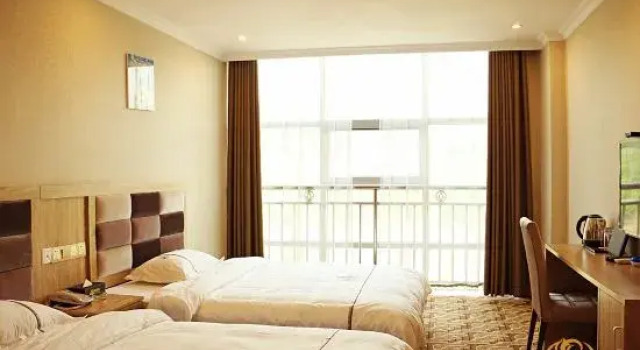 Люкс Lavande Hotel Luzhou Jiale Century City