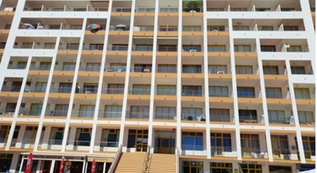 Apartment With one Bedroom in Monte Gordo, With Wonderful sea View, Terrace and Wifi - Near the Beach, Забронировать Апартаменты/квартира Отели Монте-Горду с парковкой, рядом с Пляж Monte Gordo, Парковка