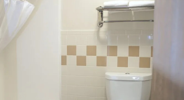 Четырёхместный номер Standard с балконом AmericInn by Wyndham Pampa Event Center