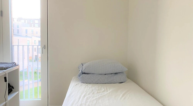 Modern Four-bedroom Townhouse Next to Bella Center and Copenhagen Airport, Брондау Қонақ үй Amager Vest Копенгаген