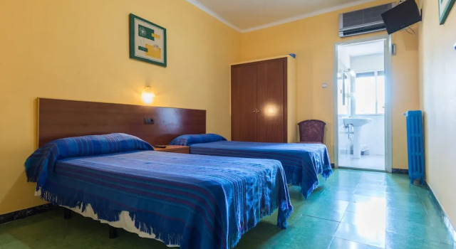 Двухместный номер Economy Hostal Urgell