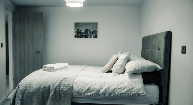 Bv Comfy Basement Apartment At Conditioning House, Varaa Huoneisto Asunnot kohteessa Merseyside, Huoneisto