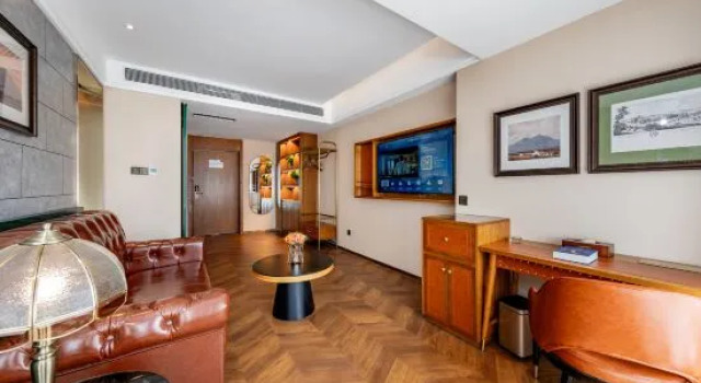 Люкс Homeinn Selected Hotel (Hohhot Jinqiao Development Zone Wuliying Subway Station)