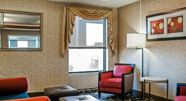 Comfort Inn & Suites, Rezerwuj Bed and Breakfast Hotele w Illinois z basenem, Basen