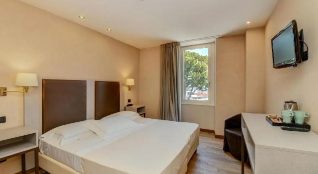 Двухместный номер Standard с видом на озеро Hotel Tripoli