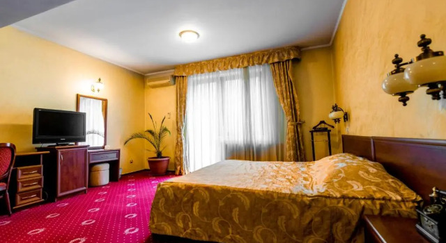 Двухместный номер Deluxe с балконом Hotel Golden House