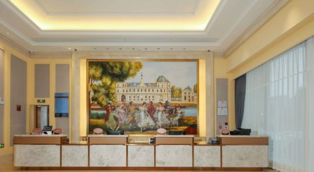 Vienna Hotel (Chongzuo Vientiane Jun Shop), Prenota Hotel Hotel a Chongzuo con parcheggio, Parcheggio