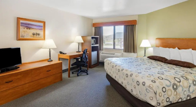 Номер Standard AmericInn by Wyndham Havre