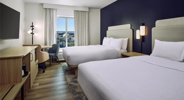 Четырёхместный номер Standard Hampton Inn & Suites Destin