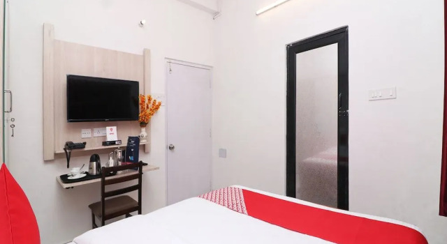 OYO 15579 Monurama Homestay, Prenota Hotel Calcutta 
