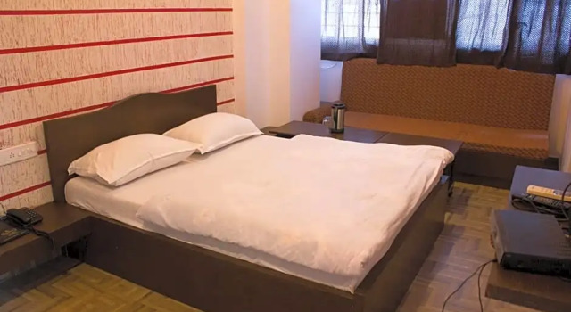 Двухместный номер Economy с балконом Hotel Holiday Home