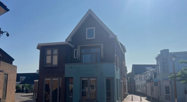 Коттедж Unique House Within Walking Distance of the Beach