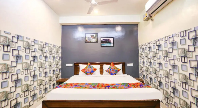 Номер Deluxe FabHotel Starhood
