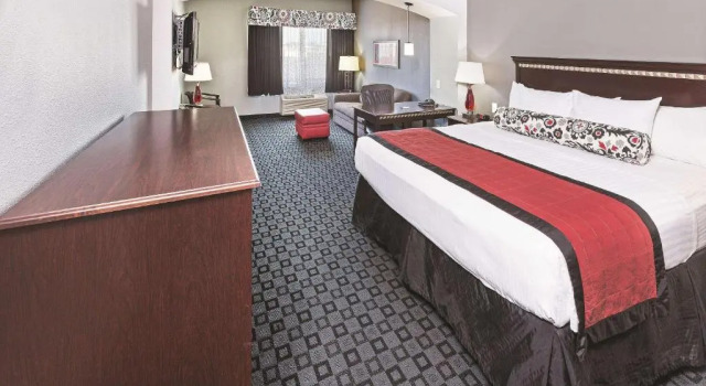 Номер Executive La Quinta Inn & Suites by Wyndham Decatur