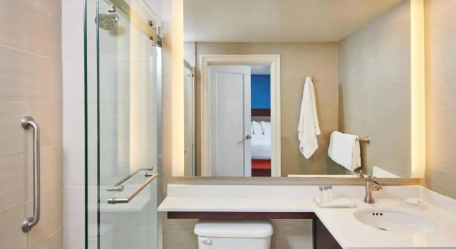 Двухместный номер Superior Hotel Alex Johnson Rapid City, Curio Collection by Hilton