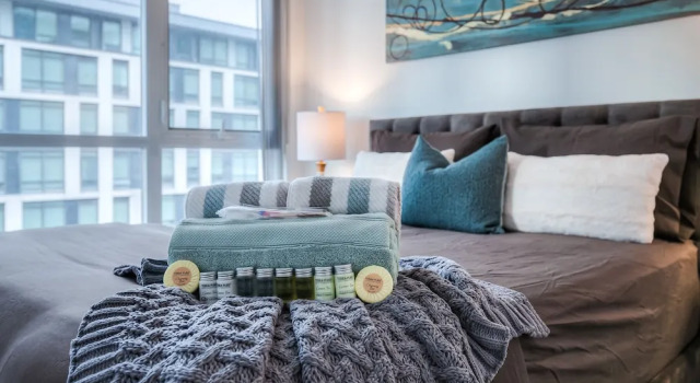 Lake View Ramada, Varaa Hotelli Toronto 