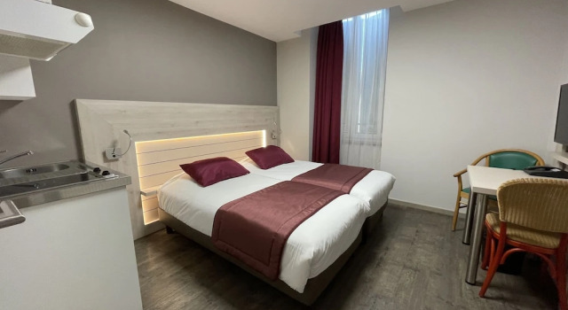 Студия Superior La Tour Divoire