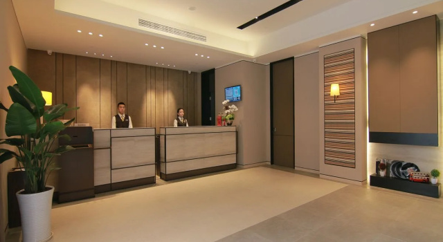 Home Inn Plus Shanghai West Yan'An Road, Varaa Hotelli Changning 