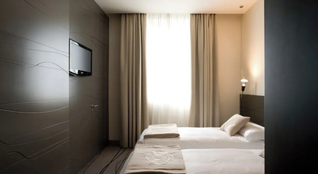 Номер Deluxe Eos Hotel
