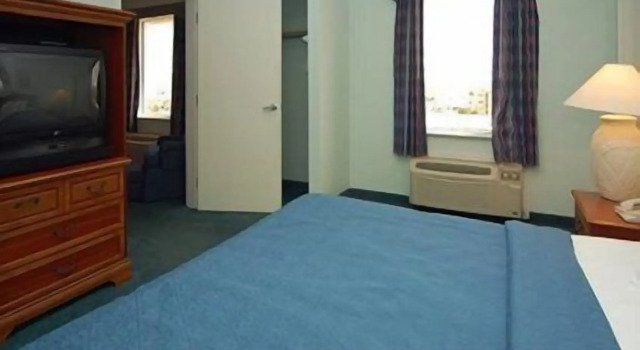 Cocoa Beach Suites Hotel, Buchen Sie Hotel SPA-Hotels in Space Coast, SPA