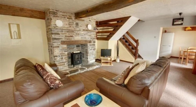 Converted Barn Outside Center of Swimbridge near Beach