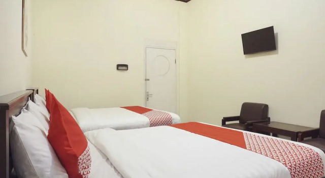 OYO 561 Hotel Citra Indah Near RS Ludira Husada Tama