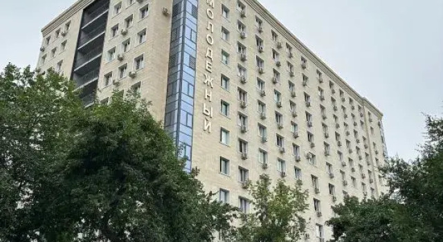 Molodezhny Residence, Arbat center & drinking water, Забронировать Отель Алматы Казахстан, рядом с Театр для детей и юношества им. Г. Мусрепова