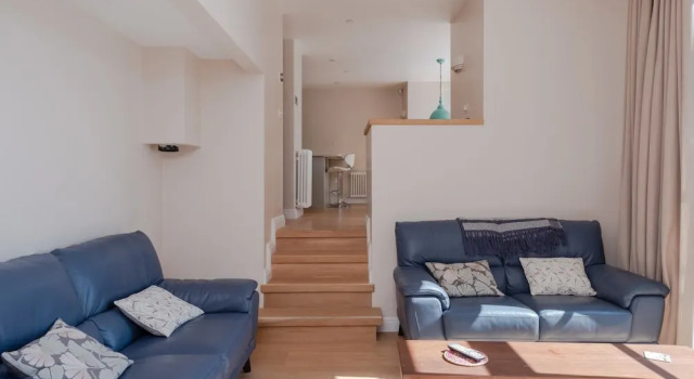 Large riverside 4BR apartment near Canary Wharf, Varaa Huoneisto Asunnot kohteessa Merseyside, Huoneisto