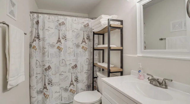 Коттедж Dog-friendly Home < 1 Mi to Downtown Fargo!