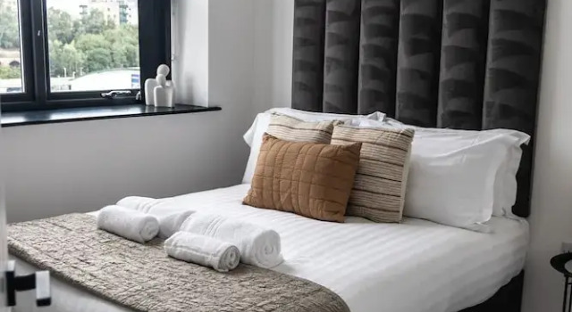 Двухместные апартаменты Deluxe Spire Accommodations Ltd.