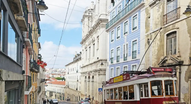 Deluxe Chiado Apartment, Забронировать Апартаменты/квартира Мизерикорди Лиссабон, рядом с Money Museum