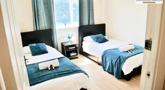 2 Bedroom Apartment at Dagenham , Adonai Serviced Accommodation, Free WiFi and Parking, Varaa Huoneisto Asunnot kohteessa Merseyside, Huoneisto
