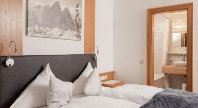 Трёхместный номер Standard Hotel Kreuz