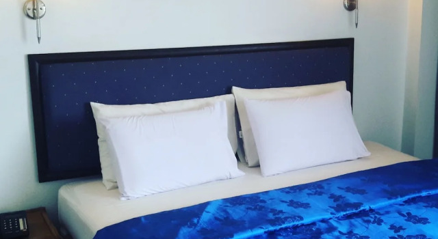 Люкс с балконом Roseinn Hotel Taphanhin