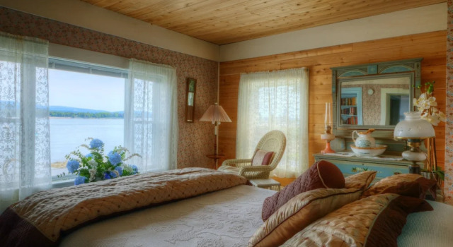 Moorings Inn Waterfront, Book Hotel Southwest Harbor Maine